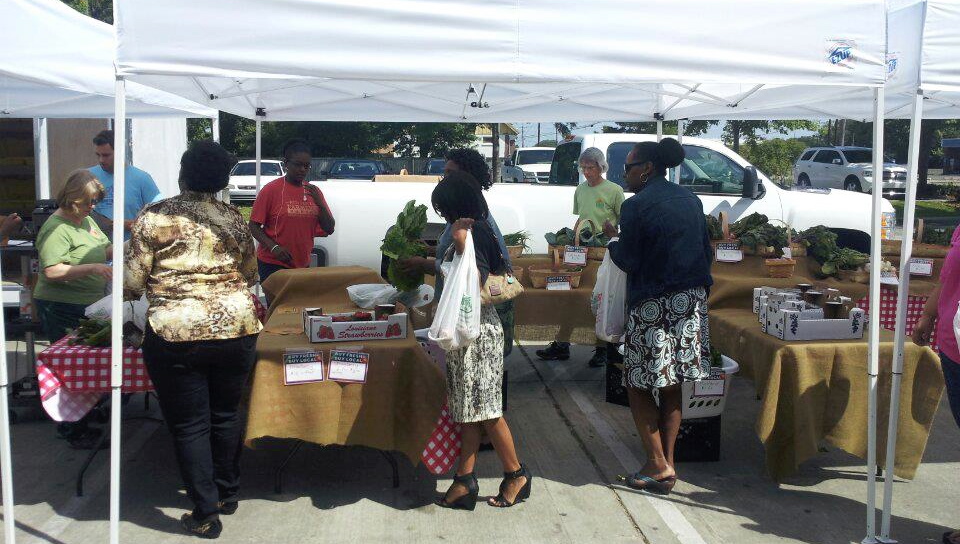 Red Stick Mobile Farmers Market brings in the crowd!