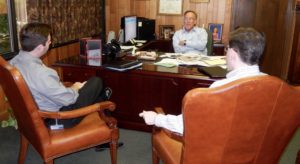 Tipton exchanges a few words with West Monroe Mayor Dave Norris.